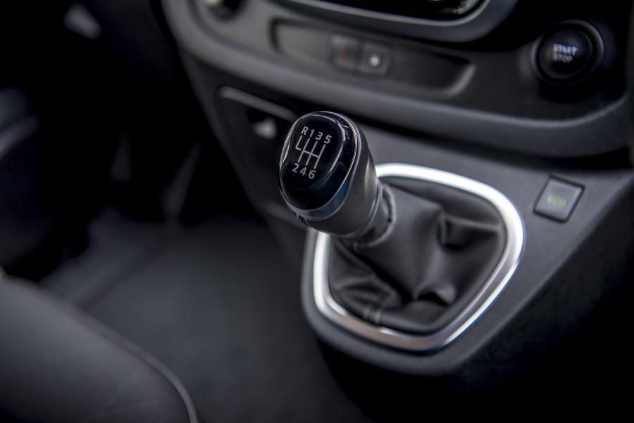 Детали интерьера Renault Trafic Van (X82) 2019 года  (UK) (фото 33 из 42)